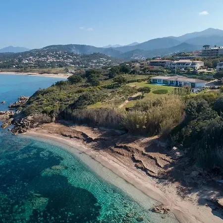 Spacieuse Avec Piscine A Villa